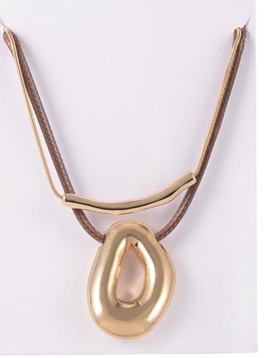 Jewelry - Gold Pendant Necklace Set